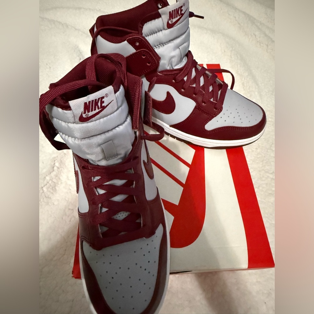 Nike Men Maroon and Gray High-Top Sneakers